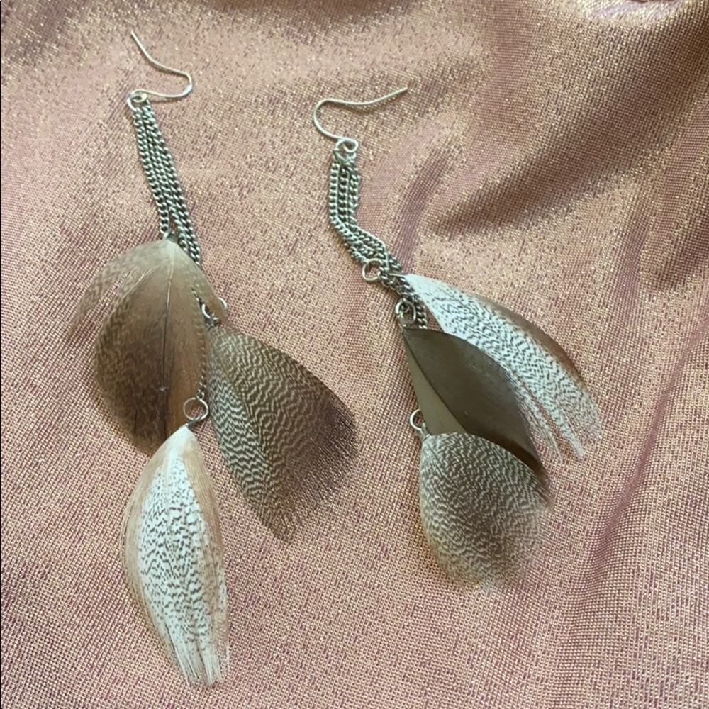 NWOT Feather earrings